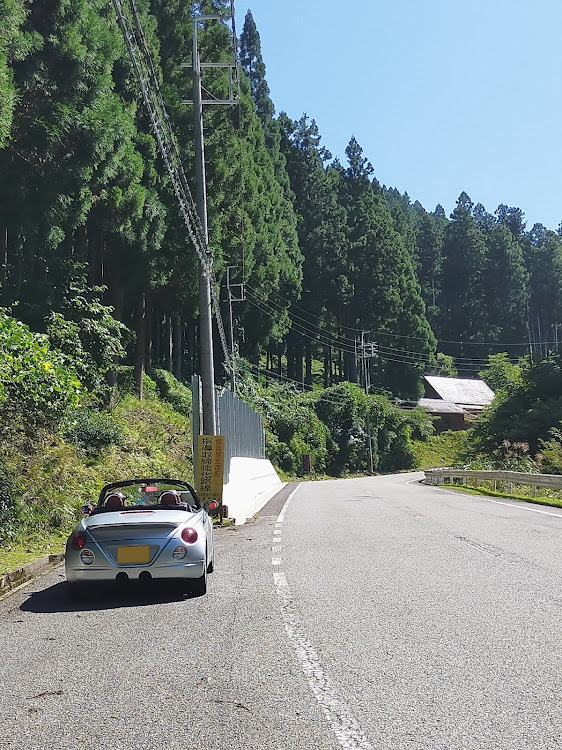 コペンの納車1年記念・オープンカー・自然の中・軽自動車・ターボ車に関するカスタム事例の投稿画像2枚目