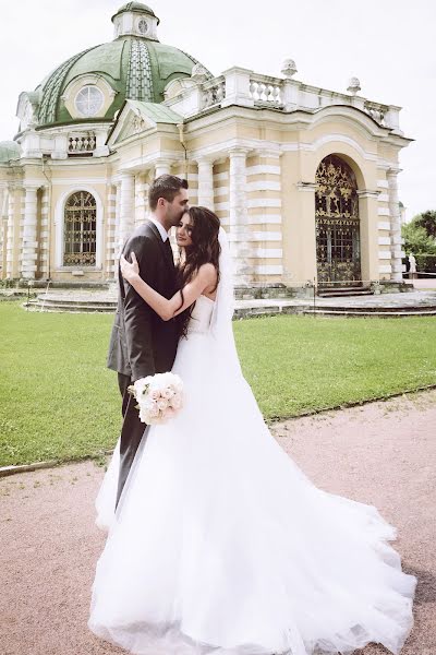 Wedding photographer Yana Slavinskaya (sentyabryaka). Photo of 1 September 2017