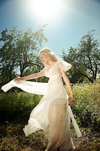 Fotografo di matrimoni Yuliya Siverina (juisi). Foto del 2 ottobre 2016