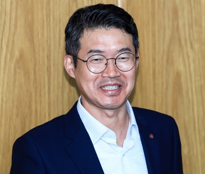 Jinkook Kang, President of LG South Africa.