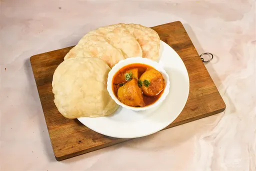 4 Luchi With Aloo Dum [4 Pieces]