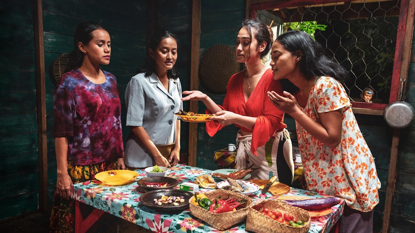 Watch Food Lore live