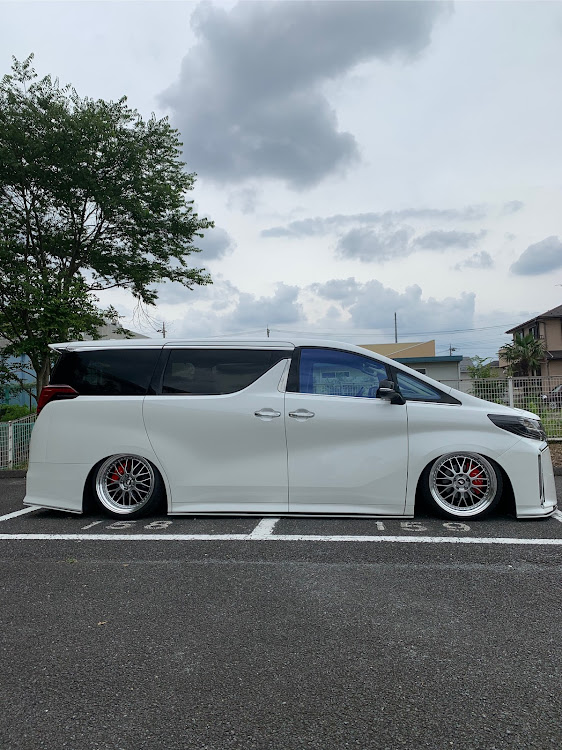 アルファードのアルファード・フォルテ・保険屋・修理入院・エアサスはいいぞ〜！に関するカスタム事例の投稿画像1枚目
