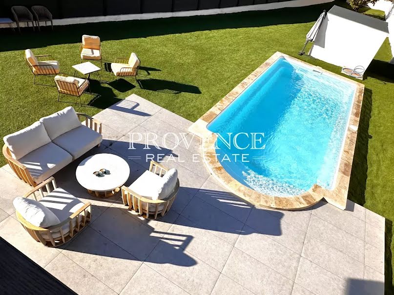 Vente villa 5 pièces 140 m² à Marseille 12ème (13012), 990 000 €