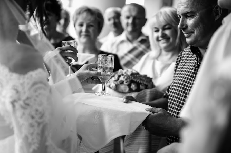 Wedding photographer Yaraslau Tsarou (tsarev). Photo of 13 September 2017