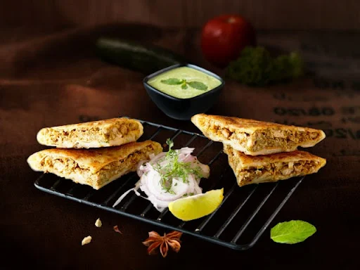 Chicken Baida Mughlai Paratha (4 Pcs)