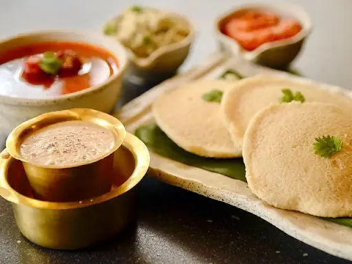 Idli with Sambar