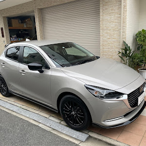 MAZDA2