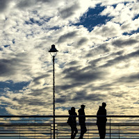 Passanti sul pontile di 