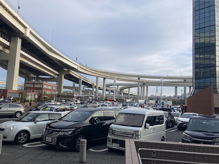 エスティマの今年もよろしくお願いします・地震災害に遭われた方々にお見舞い申し上げます・Lファミリー・大黒パーキング・ムーンアイズエリア１に関するカスタム事例の投稿画像7枚目