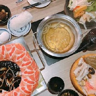 大鍋頭海鮮鍋物(美術青海店)