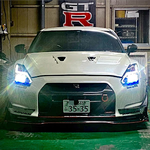 NISSAN GT-R