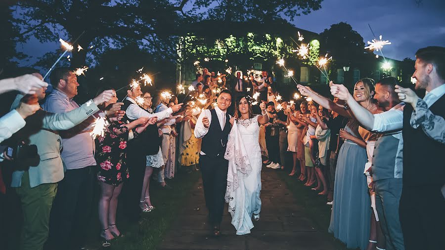 Fotógrafo de casamento Dan Mogan (riixbxb). Foto de 15 de julho 2022