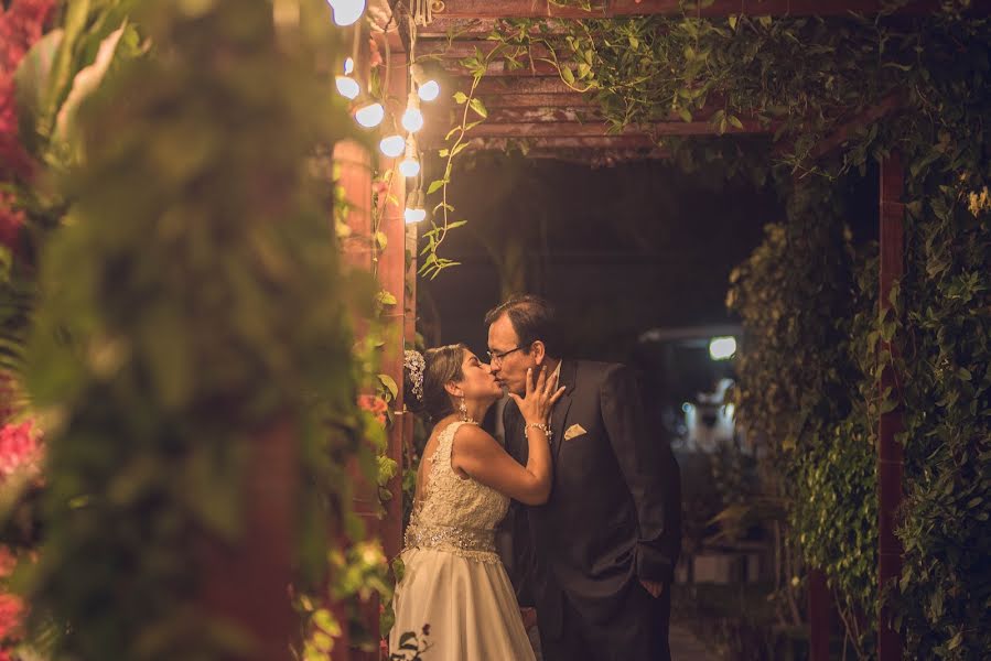 Fotógrafo de bodas Contra Luz (contraluz). Foto del 16 de febrero 2019
