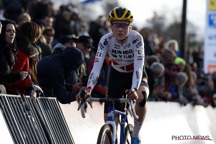 Fem van Empel wint de vliegmeeting in Benidorm na een duel met Puck Pieterse en steekt de wereldbeker op zak