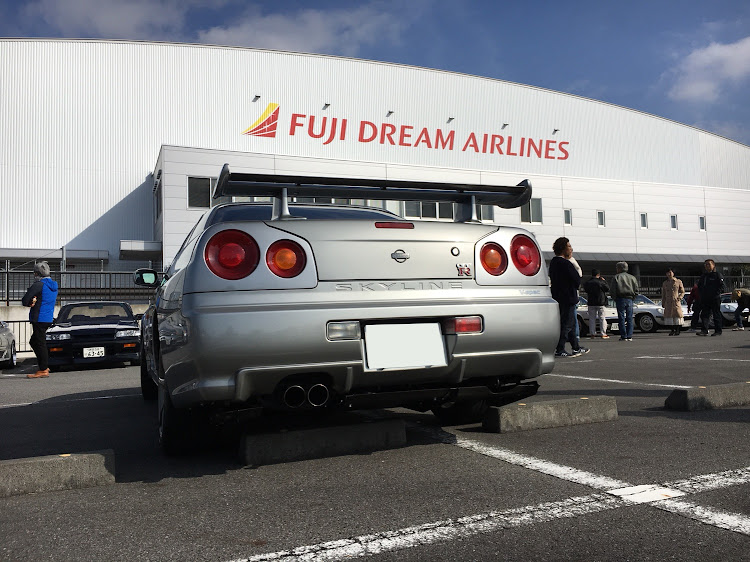 スカイライン GT-Rの静岡空港・スカイライン・GT-R・bnr34に関するカスタム事例の投稿画像1枚目