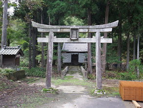 八幡神社（改修中）