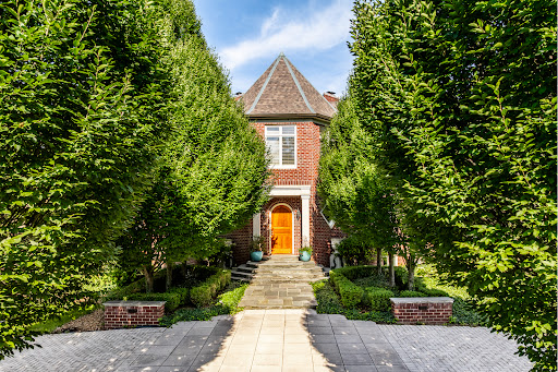 House with pool 3