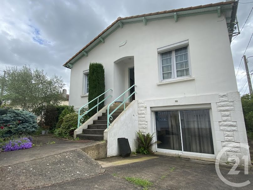 Vente maison 5 pièces 98 m² à Saintes (17100), 199 050 €