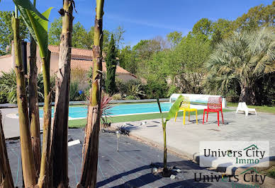 Maison avec piscine et jardin 2