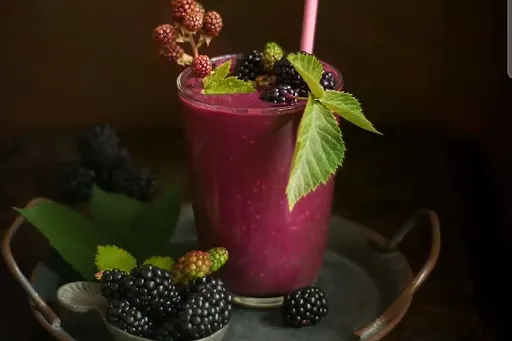 Strawberry Mulberry Juice [Serves 1]