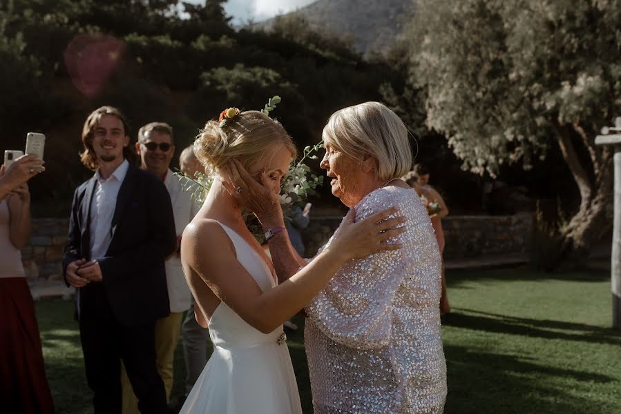 Wedding photographer Manos Mathioudakis (meandgeorgia). Photo of 9 April 2022