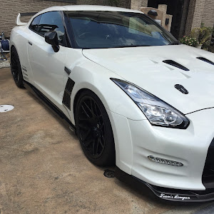 NISSAN GT-R R35