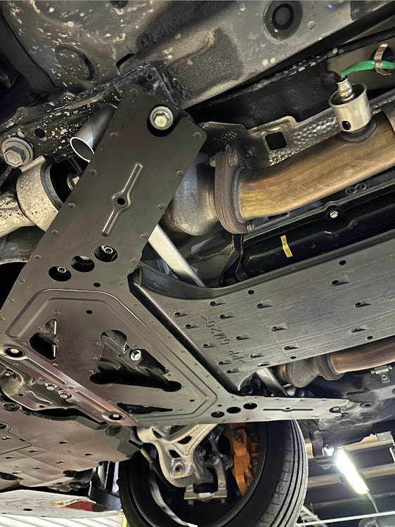 GS FのGS F・ヒートブルーコントラストレイヤリング・DIY・マフラー交換完了😆・レクサスに関するカスタム事例の投稿画像5枚目