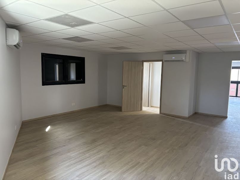 Location  locaux professionnels  47 m² à La Tour-de-Salvagny (69890), 758 €