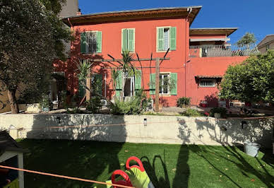 Maison avec piscine et terrasse 1