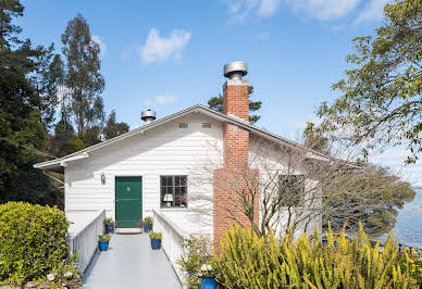 Maison avec piscine et jardin 5