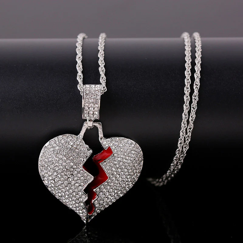 Grote ketting met een kapot hart hanger, een uniek sieraad voor het uiten van emoties en gevoelens, ideaal om cadeau te geven.