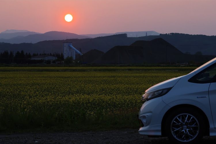 フリード+の夕陽と菜の花に関するカスタム事例の投稿画像4枚目