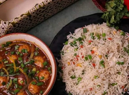 Fried Rice With Chilli Paneer
