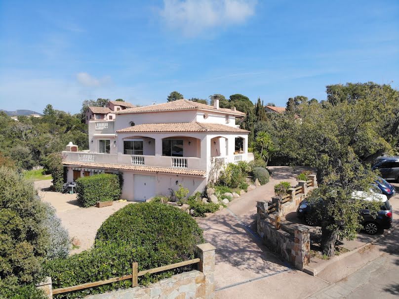 Vente villa 11 pièces 247 m² à Sainte lucie de porto vecchio (20144), 1 470 000 €