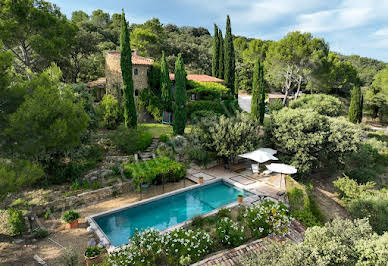 Maison avec piscine et jardin 1