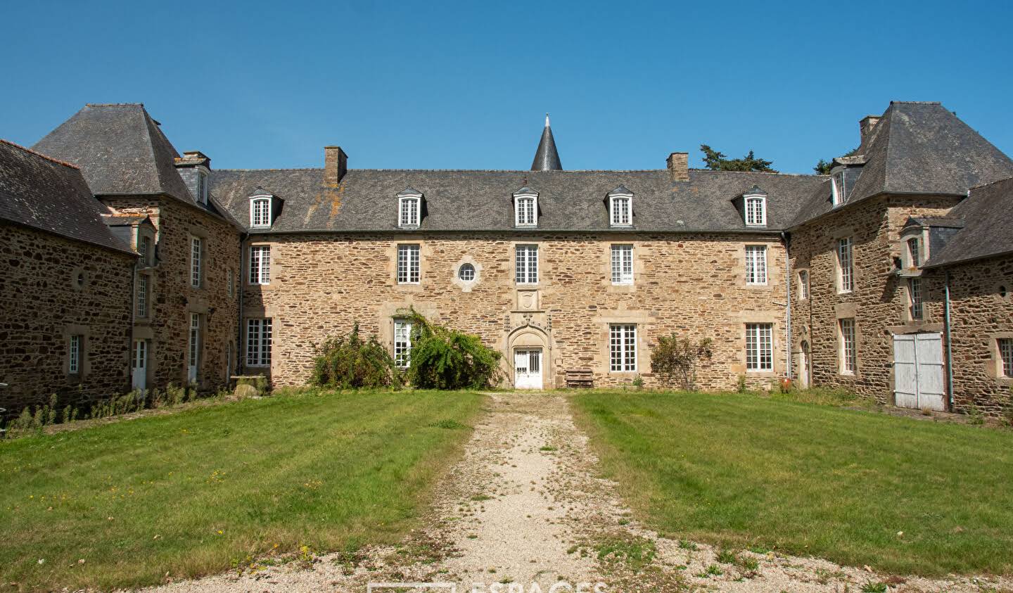 House Plénée-Jugon