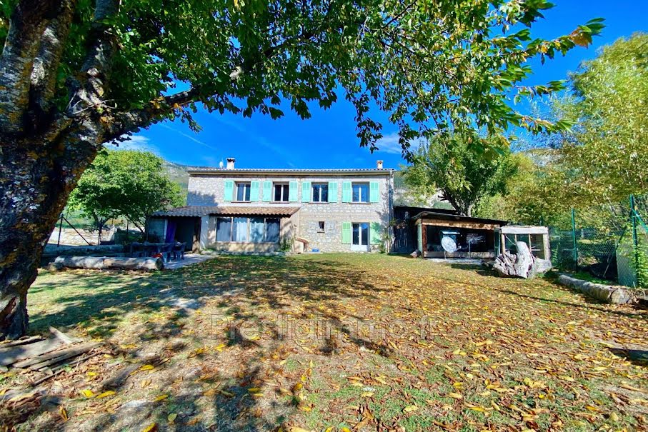 Vente maison 8 pièces 206.39 m² à Valderoure (06750), 370 000 €