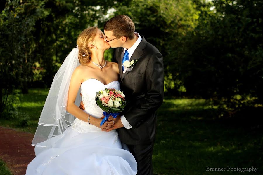 Fotografo di matrimoni Adrienn Brunner (brunner). Foto del 3 marzo 2019