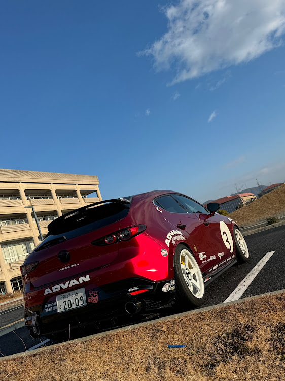 MAZDA3のバックシャンな愛車・ピックアップされない車・ピックアップとは無縁・ピックアップされてみたい・ピックアップお願いいたしますに関するカスタム事例の投稿画像4枚目