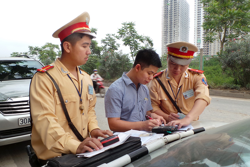 Có nên dán phim cách nhiệt ô tô? Câu trả lời là "Có"