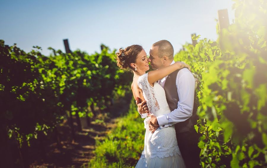 Wedding photographer Zsuzsanna Gaál-Zokob (zsuzsannazg). Photo of 3 March 2019