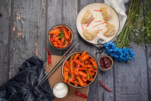 Chicken Momos [4 Pieces] With Chilli Potato [Serves 1]