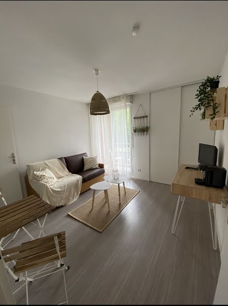 Location meublée appartement 1 pièce 23 m² à Niort (79000), 500 €