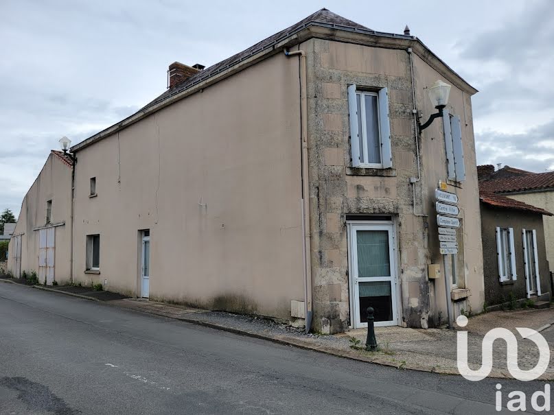 Vente maison 6 pièces 235 m² à Mouilleron-en-Pareds (85390), 193 000 €