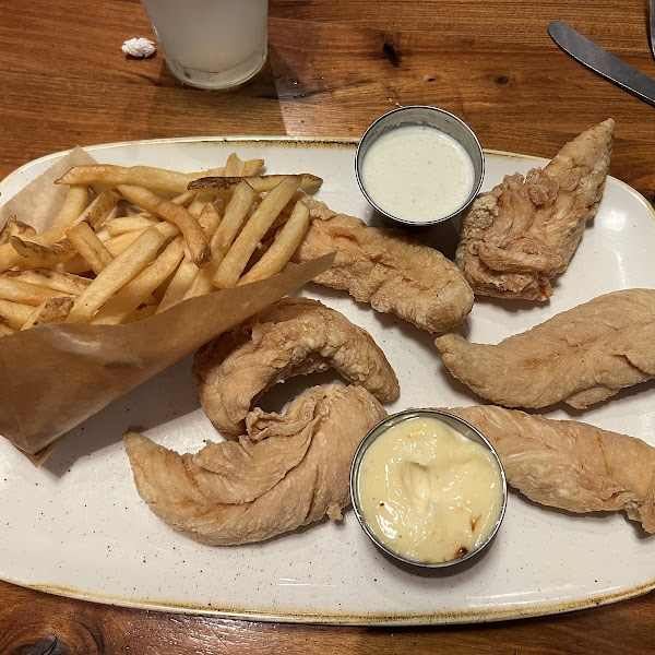 These chicken strips were nasty! No flavor. Just chicken tossed on rice flour and fried. 🤮