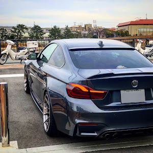 M4 クーペ