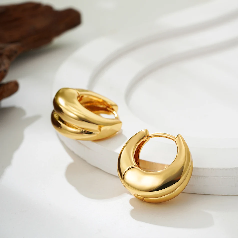 18K Gouden geometrische glanzende dubbellaagse ronde oorringen, de perfecte sieraden voor een stijlvolle en moderne uitstraling.