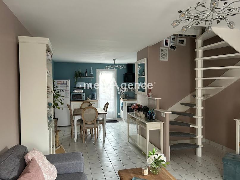 Vente maison 3 pièces 61 m² à Chatellerault (86100), 133 000 €