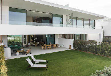 House with pool and terrace 3